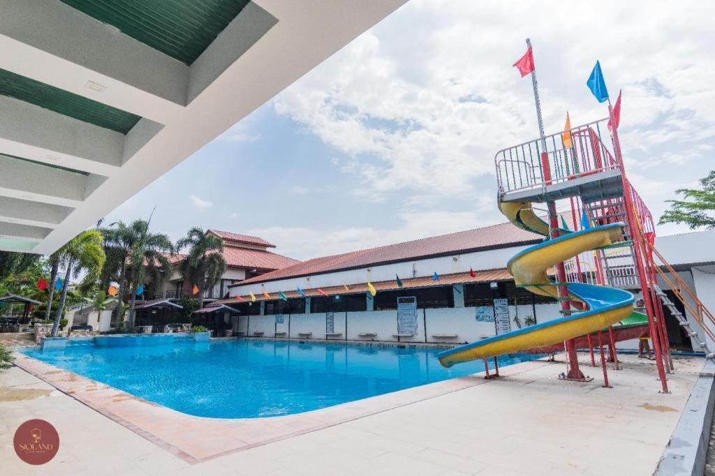 Quezon Premier Hotel - Candelaria Esterno foto
