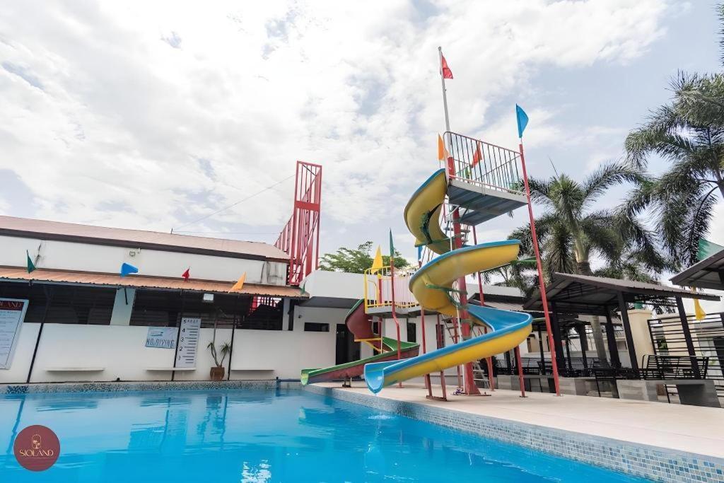 Quezon Premier Hotel - Candelaria Esterno foto