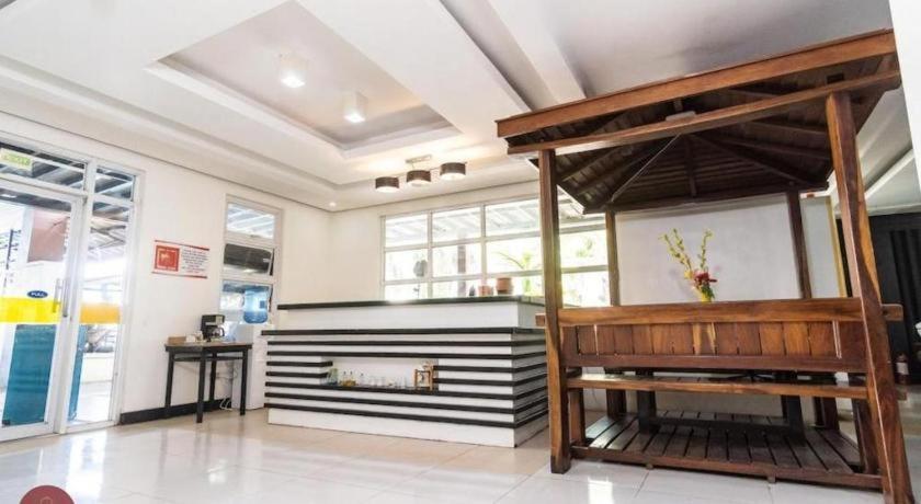 Quezon Premier Hotel - Candelaria Esterno foto